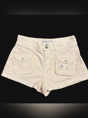 Stradivarius Cream Cargo Mid-Rise Women's Shorts